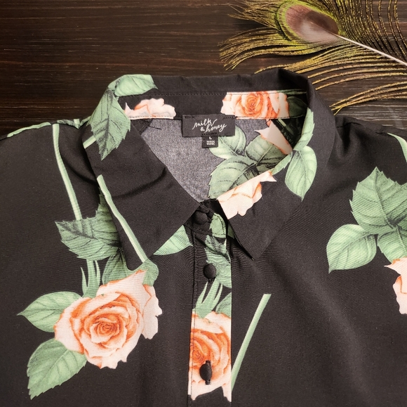 Milk & Honey Black Floral Sleveless with See-through Bottom Crop Top Size L - Picture 2 of 7